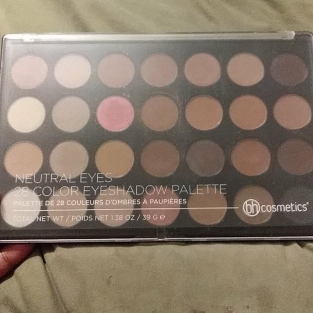BH Cosmetics Neutrals Eyeshadow Palette
